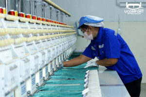 การปักโลโก้ที่นอนด้วยจักรที่ทันสมัย